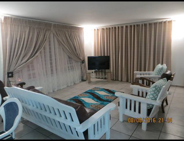 3 BEDROOM APARTMENT FOR SALE IN SHELLY BEACH